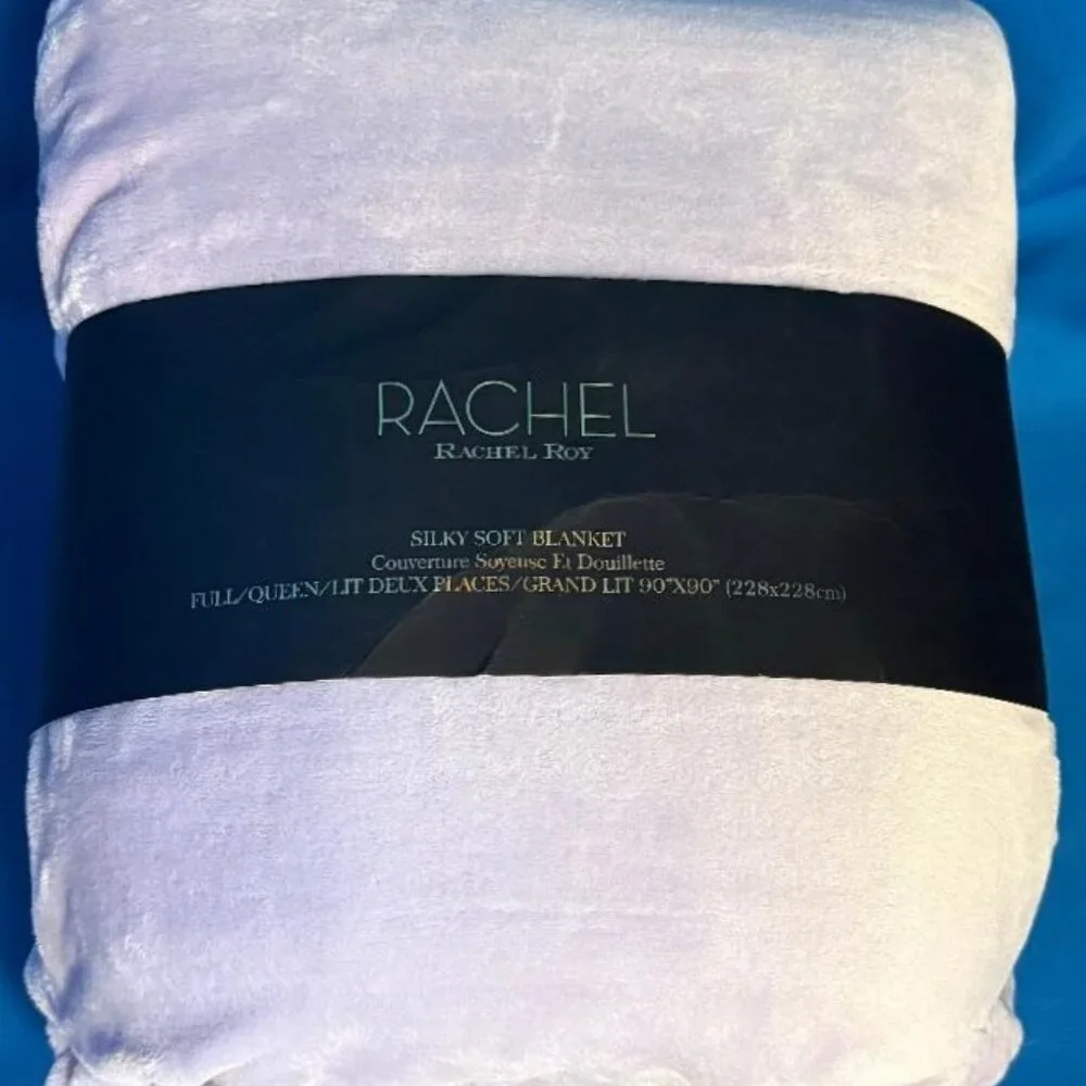 NEW GORGEOUS LAVENDER PURPLE RACHEL RACHEL ROY QUEEN / FULL SILKY SOFT BLANKET